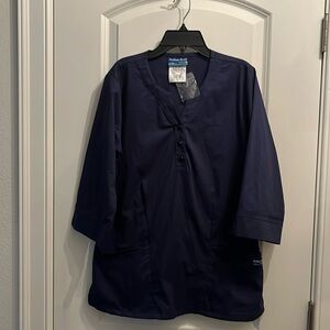 NWOT Butter Soft Scrub Women Stretch Scrub Top; Size Medium